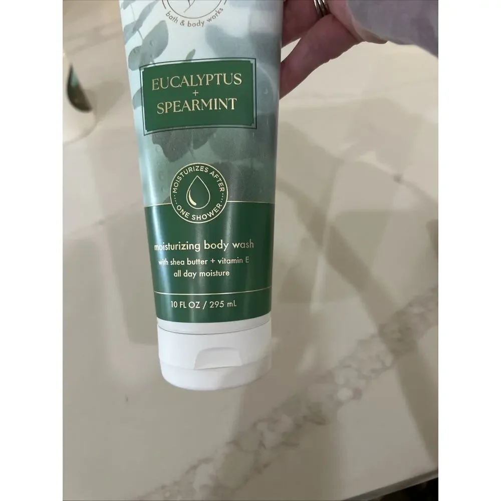 Bath‎ and Body Works Eucalyptus & Spearmint Moisturizing Body Wash 10 Fl Oz NEW